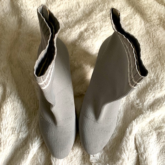 Grey chunky heeled sock boots size 6 - Picture 2 of 4